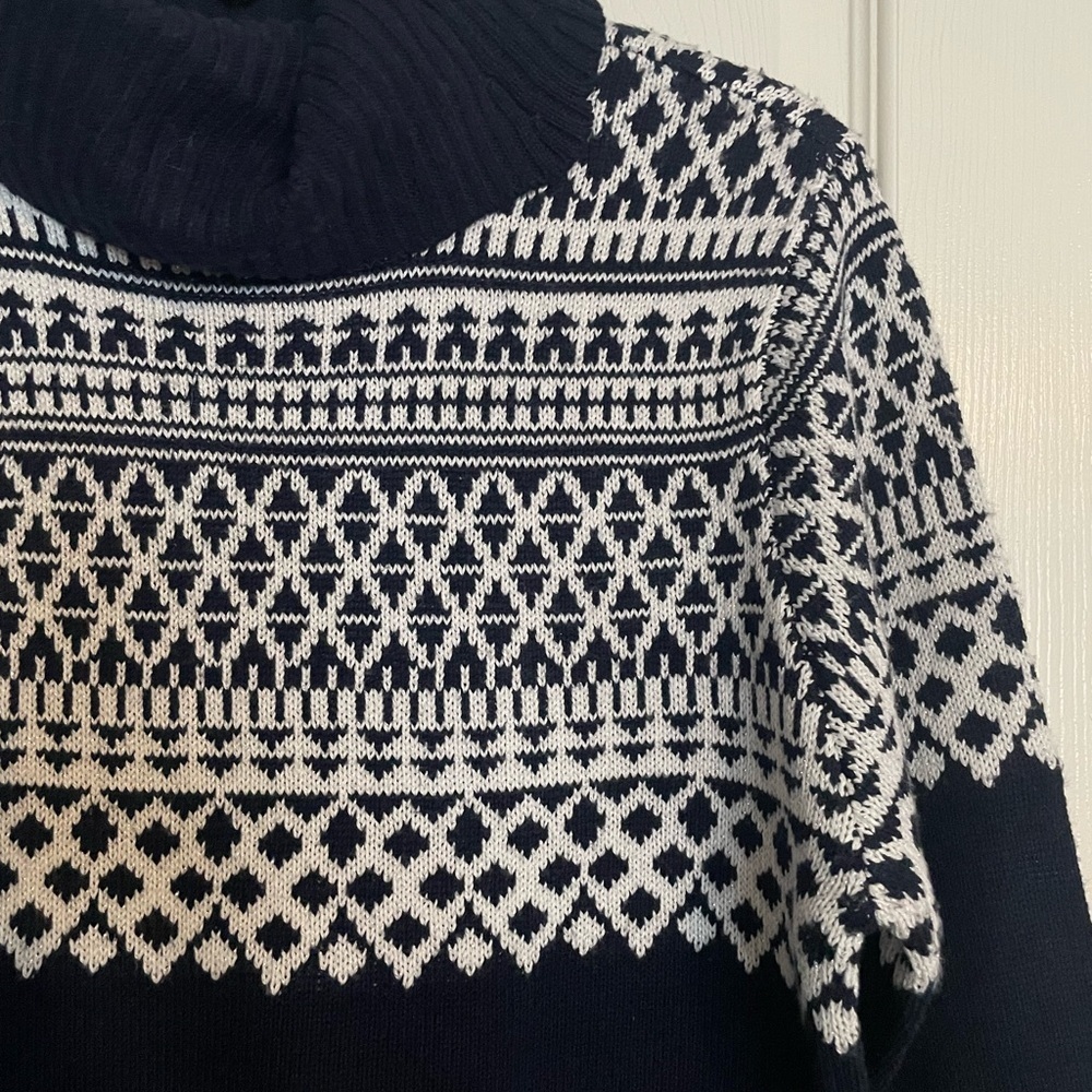 Gloria Vanderbilt Navy and White Patterned Turtleneck Sweater - Picture 2 of 8